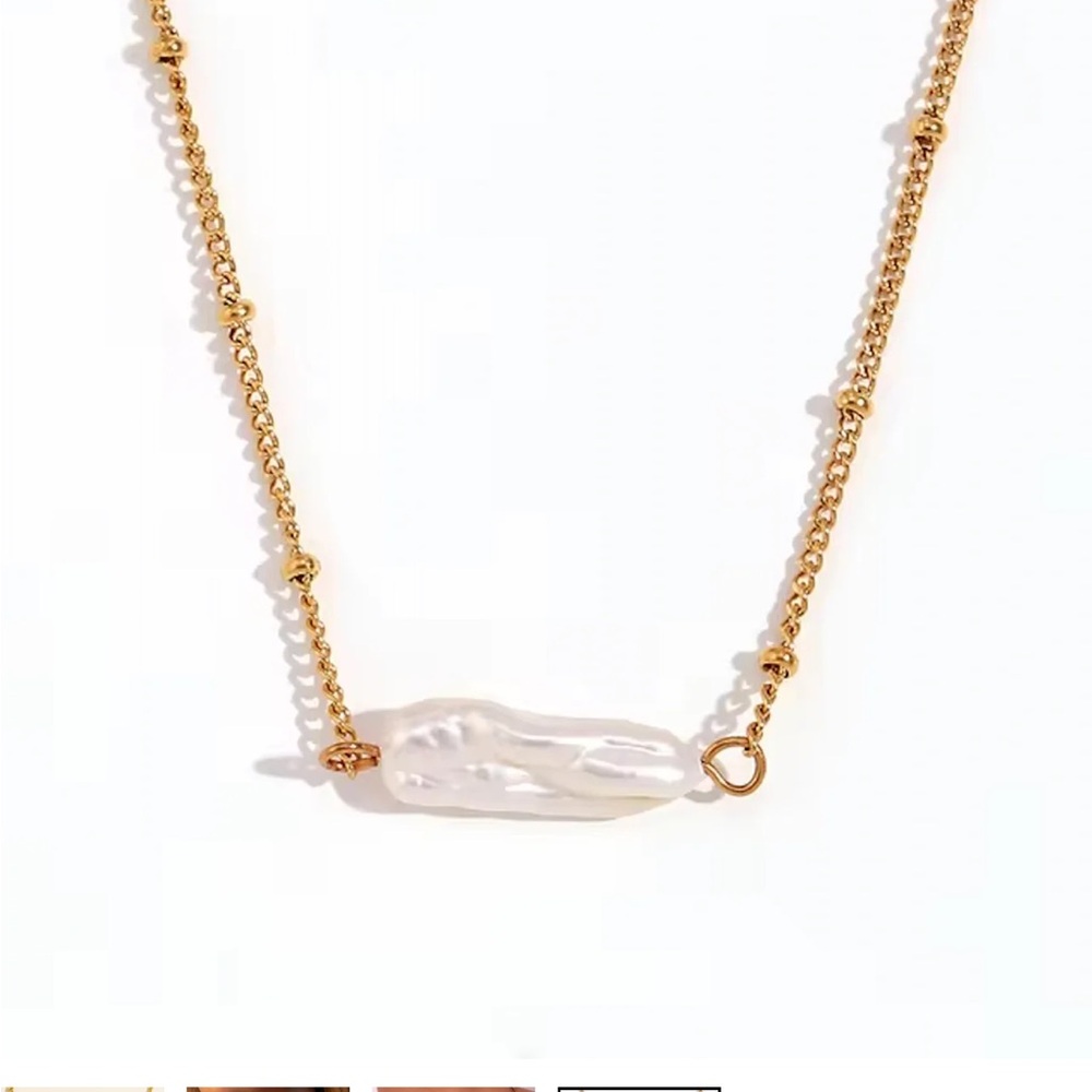 NWT Louise Carter Gold Necklace with White Pearl Pendant